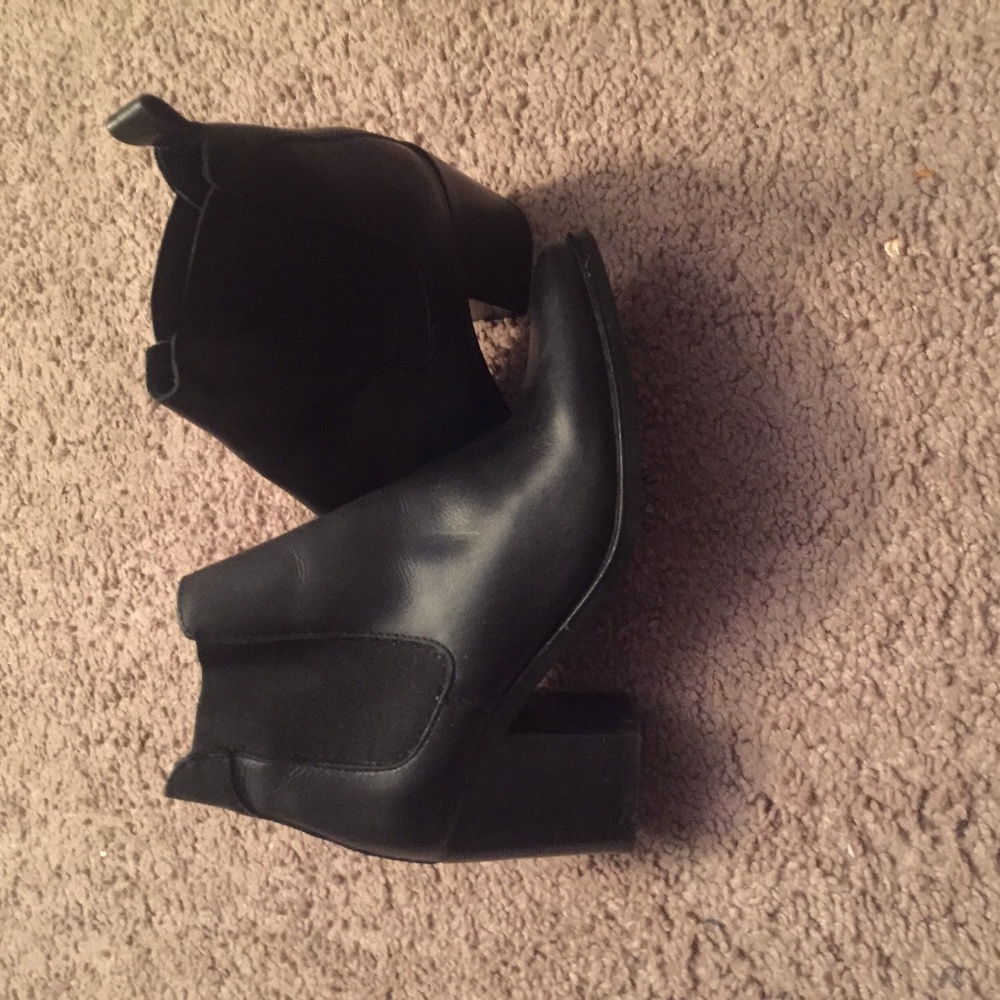 Women’s wedge booties